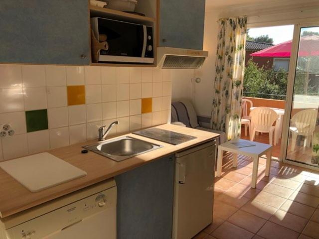 50M Plage T2 Grande Terrasse Vue Mer Climatise Piscine Chauffee, Parking Clos Gratuit Sanary-sur-Mer Buitenkant foto